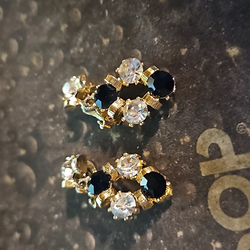 Vintage Clear Jet Black Glass Rhinestone Clip Earrings - Picture 2 of 4